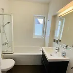 Bootshaus/ Holzdeck Apartment *