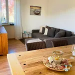 Bootshaus/ Holzdeck Apartment Rostock