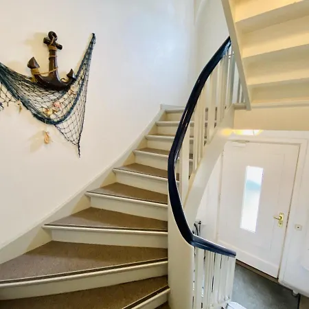 Bootshaus/ Holzdeck Apartment Rostock